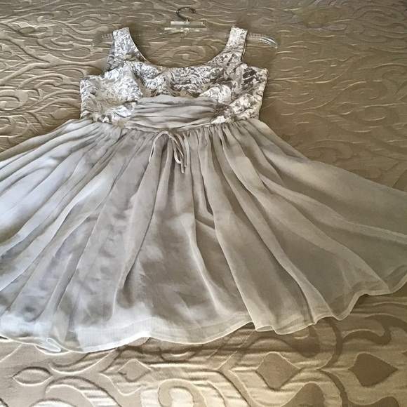 Free People Light Gray Fabric Label - Picture 9 of 11